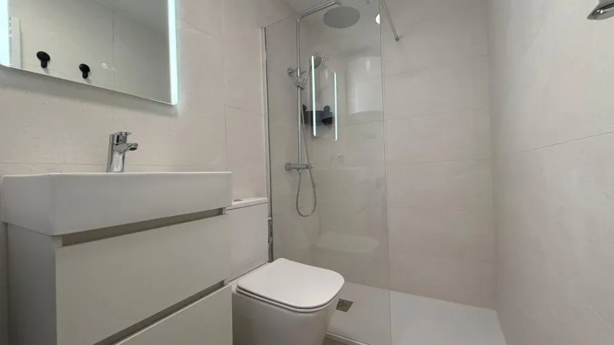 Apartamento de 2 dormitorios en Torrevieja, España No. 2316 № 11