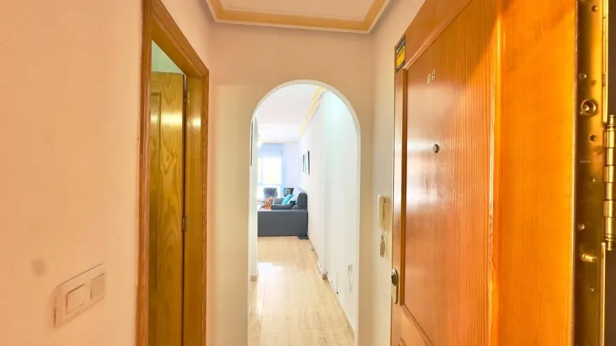 Apartamento de 1 dormitorio en Torrevieja, España No. 2340 № 21