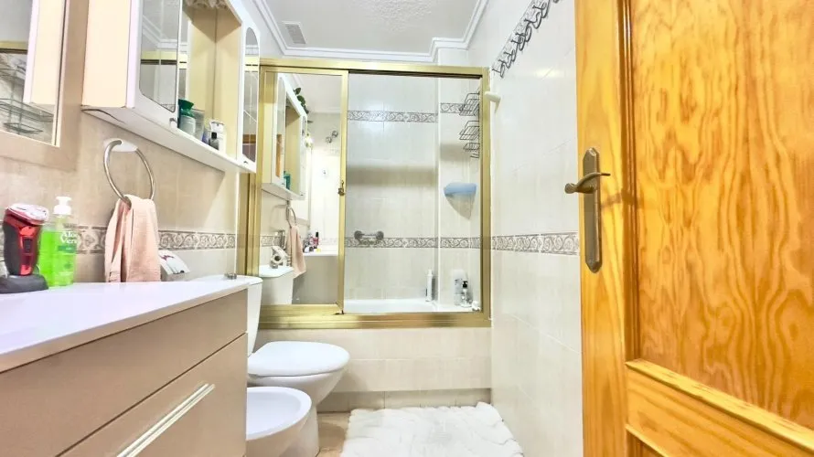 Apartamento de 1 dormitorio en Torrevieja, España No. 2340 № 14
