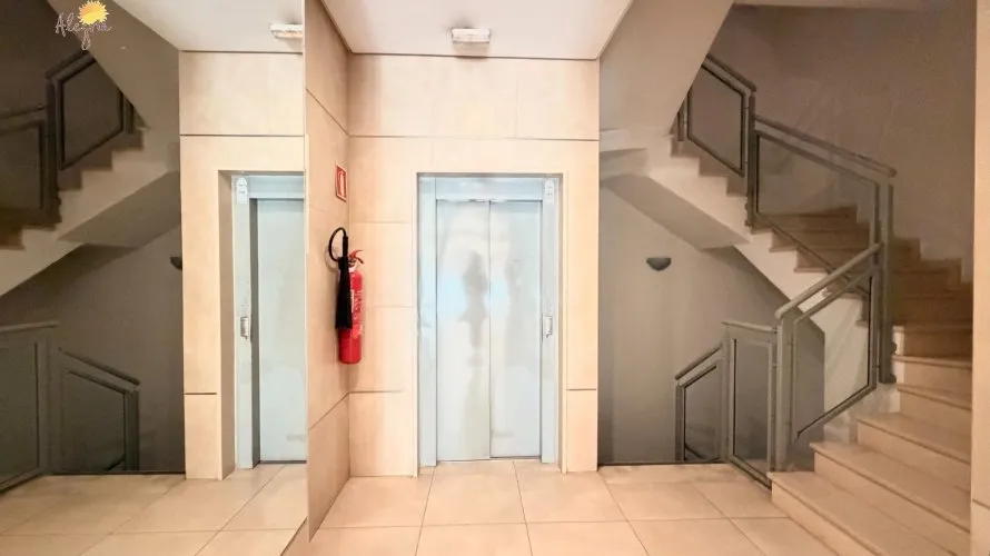 Apartamento de 1 dormitorio en Torrevieja, España No. 2326 № 2