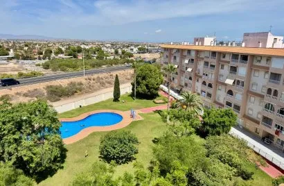 Ático de 2 dormitorios en Torrevieja, España No. 2207