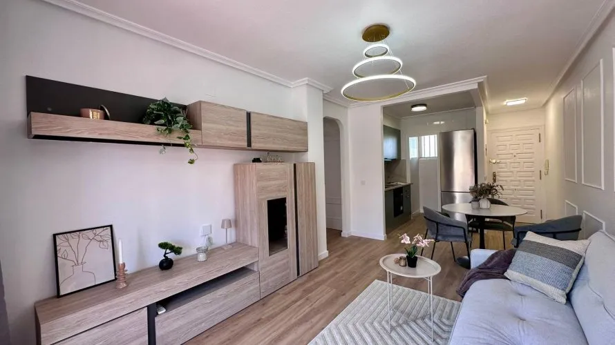 Apartamento de 2 dormitorios en Torrevieja, España No. 2074 № 24