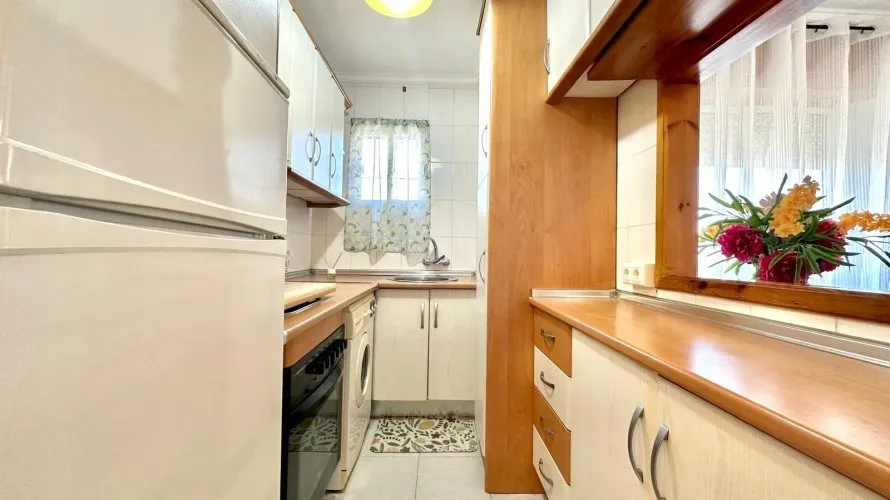 Apartamento de 1 dormitorio en Torrevieja, España No. 2291 № 16