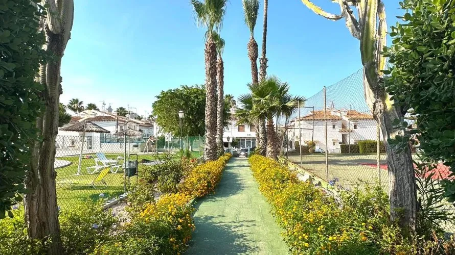 Apartamento de 1 dormitorio en Torrevieja, España No. 2372 № 19