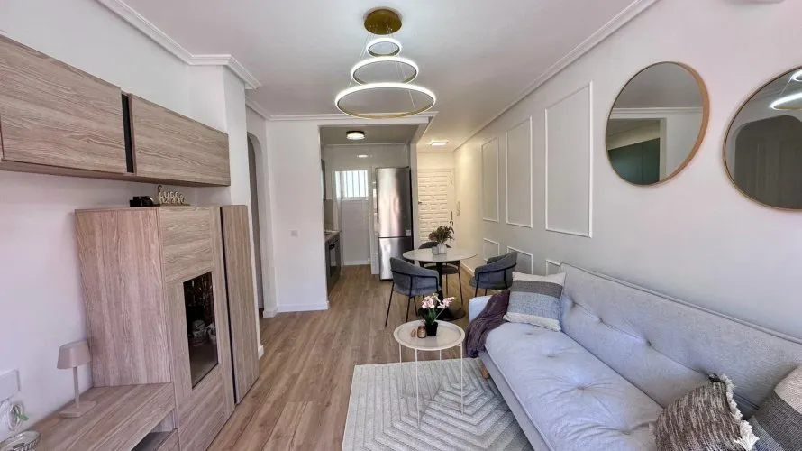 Apartamento de 2 dormitorios en Torrevieja, España No. 2074 № 22