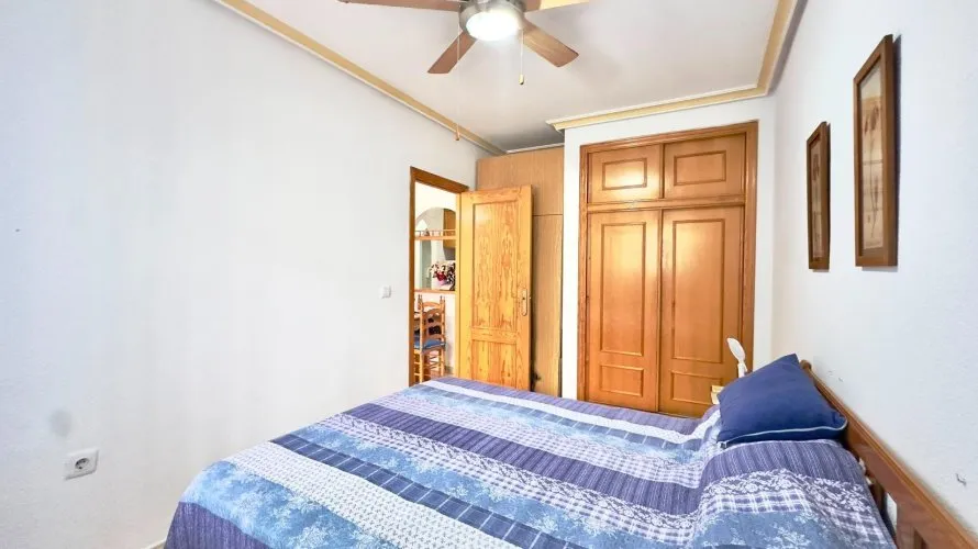 Apartamento de 1 dormitorio en Torrevieja, España No. 2340 № 6