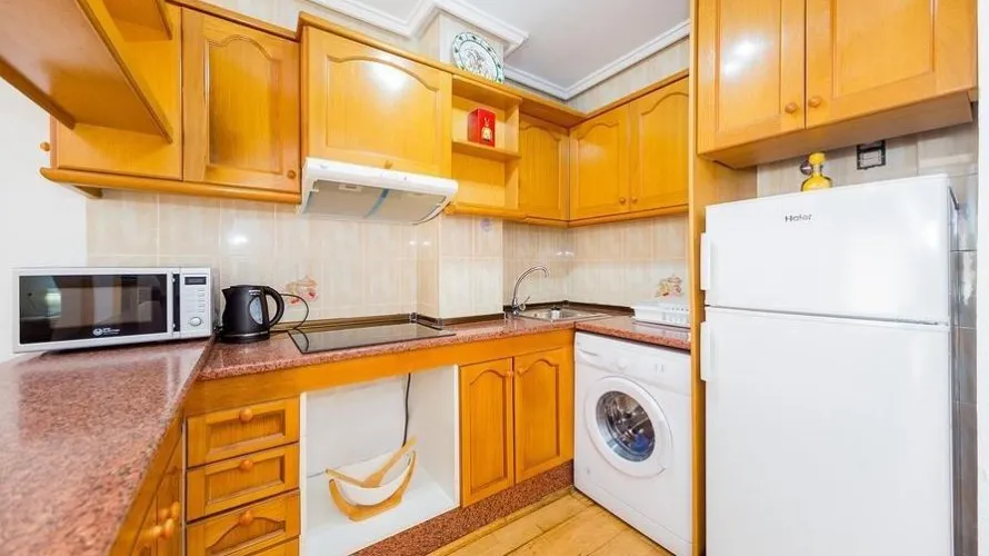 Apartamento de 2 dormitorios en Torrevieja, España No. 2355 № 8