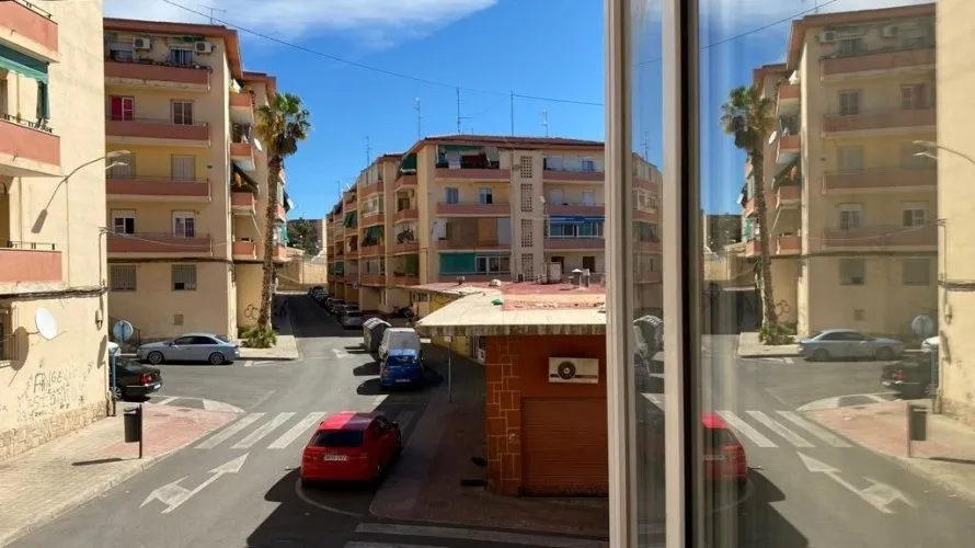 Apartamento de 2 dormitorios en Alicante, España No. 2346 № 23