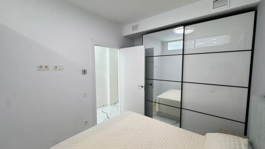 Apartamento de 2 dormitorios en Torrevieja, España No. 2037 № 15