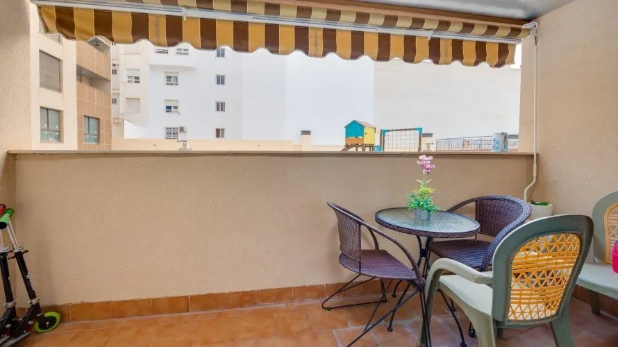 Apartamento de 2 dormitorios en Torrevieja, España No. 2020 № 18