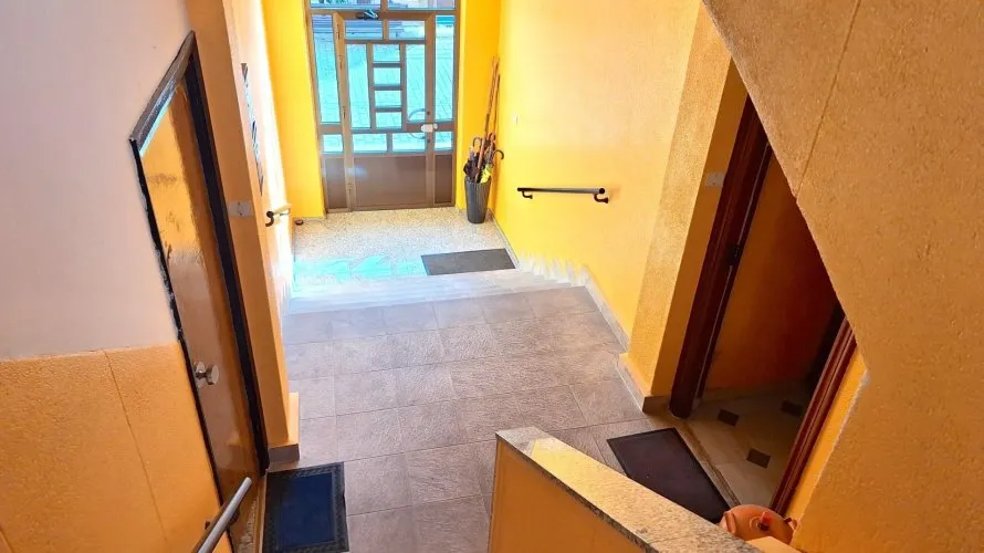 Apartamento de 2 dormitorios en Langreo, España No. 2224