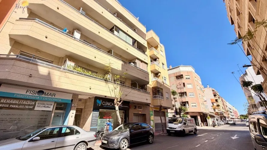 Apartamento de 1 dormitorio en Torrevieja, España No. 2326