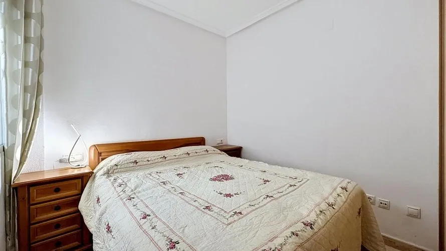 Apartamento de 1 dormitorio en Torrevieja, España No. 2493 № 6