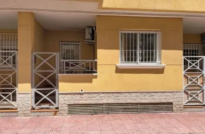Apartamento de 1 dormitorio en Torrevieja, España No. 2493