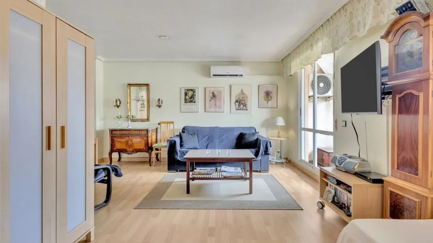 Apartamento de 60m² en Torrevieja, España No. 2428 № 2