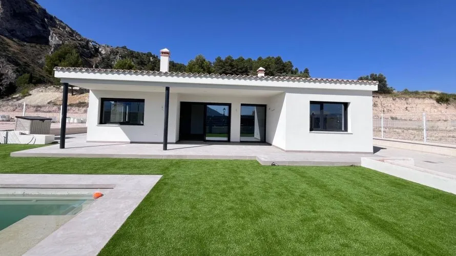 Apartamento de 3 dormitorios en Penaguila, España No. 2480