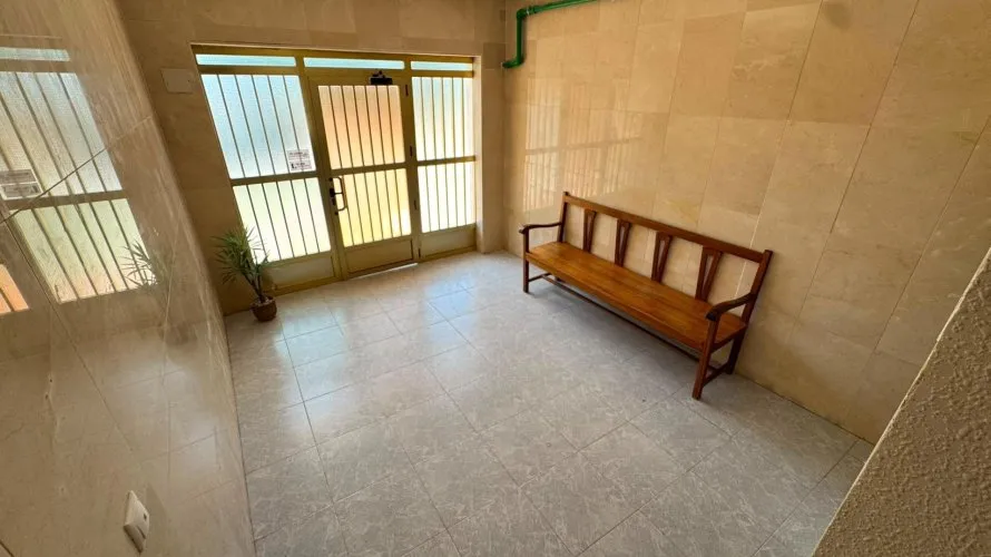 Apartamento de 2 dormitorios en Torrevieja, España No. 2470