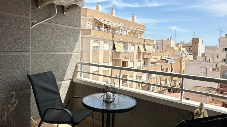 Apartamento de 1 dormitorio en Torrevieja, España No. 2508 № 2