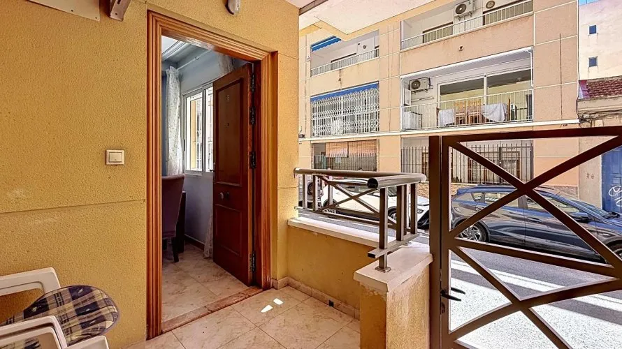 Apartamento de 1 dormitorio en Torrevieja, España No. 2493