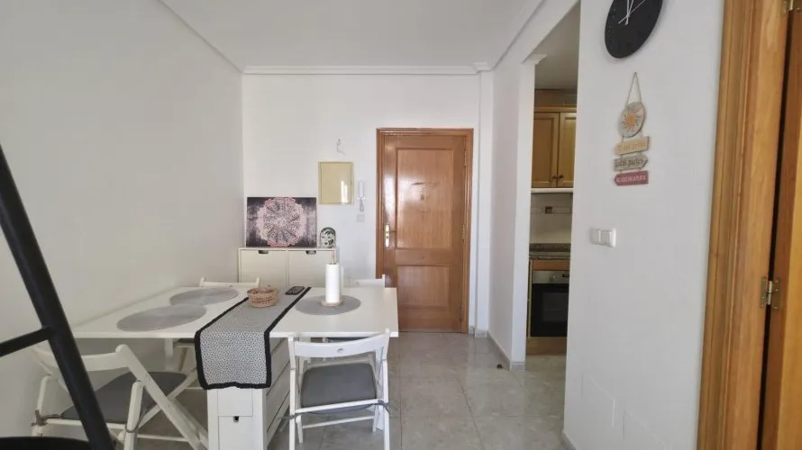 Apartamento de 1 dormitorio en Torrevieja, España No. 2447 № 13