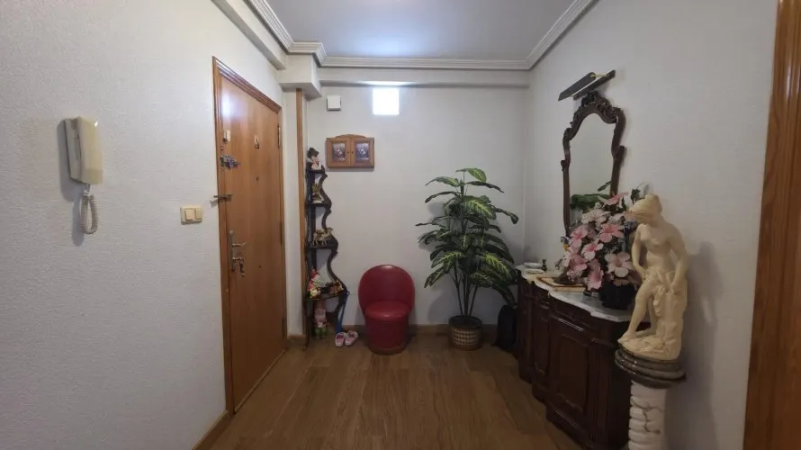 Apartamento de 3 dormitorios en Torrevieja, España No. 2446 № 24