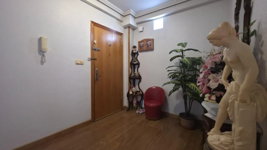 Apartamento de 3 dormitorios en Torrevieja, España No. 2446 № 25