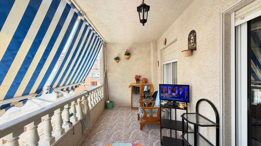 Apartamento de 2 dormitorios en Torrevieja, España No. 2490 № 20