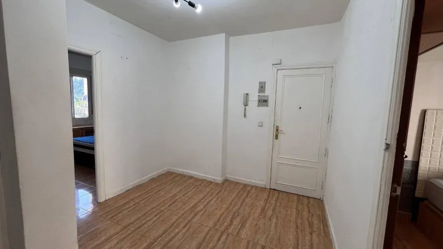 Apartamento de 2 dormitorios en Madrid, España No. 2439 № 6