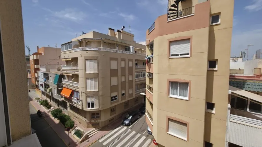 Apartamento de 1 dormitorio en Torrevieja, España No. 2447 № 4