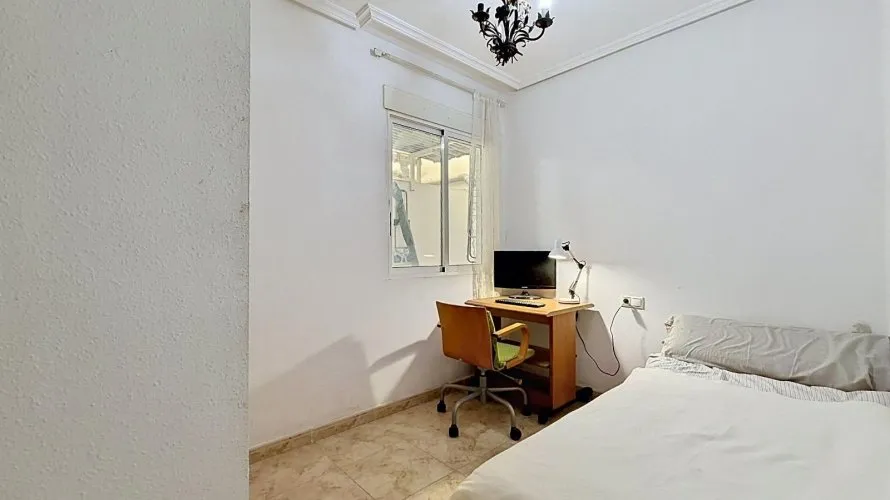 Apartamento de 1 dormitorio en Torrevieja, España No. 2493 № 8