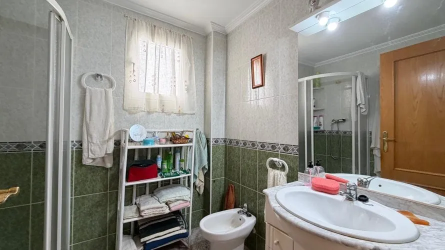 Apartamento de 2 dormitorios en Torrevieja, España No. 2490 № 6