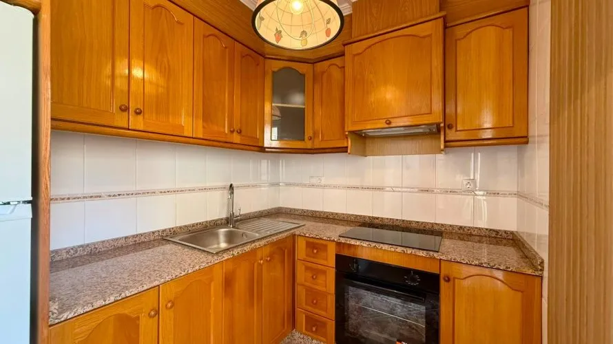 Apartamento de 2 dormitorios en Torrevieja, España No. 2441 № 7
