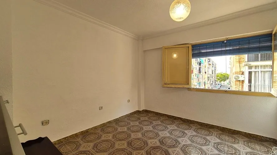 Apartamento de 1 dormitorio en Alicante, España No. 2489 № 6