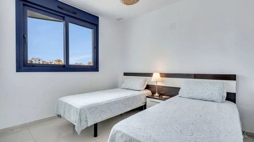 Apartamento de 114m² en Torrevieja, España No. 2432