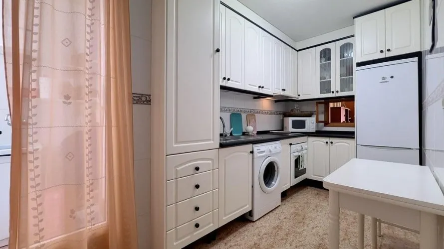 Apartamento de 3 dormitorios en Torrevieja, España No. 2514 № 6
