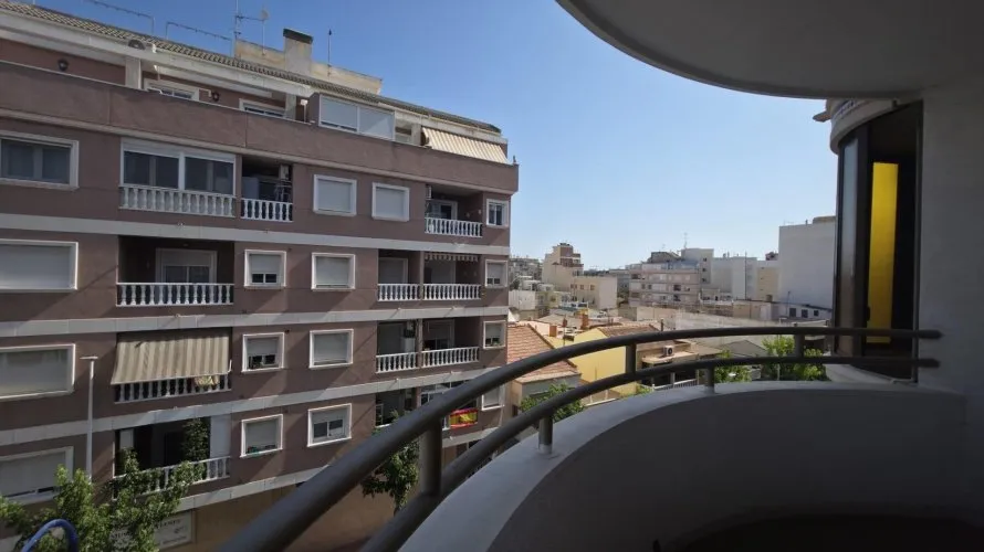 Apartamento de 3 dormitorios en Torrevieja, España No. 2446 № 4