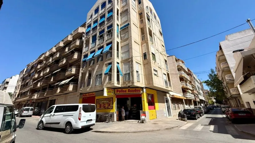 Apartamento de 1 dormitorio en Torrevieja, España No. 2573