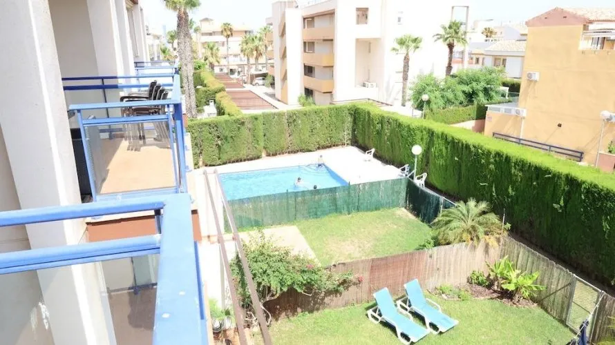 Apartamento de 2 dormitorios en Alicante, España No. 2546 № 4