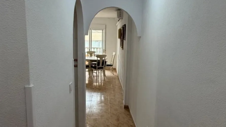 Apartamento de 2 dormitorios en Torrevieja, España No. 2571 № 3