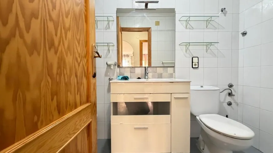 Apartamento de 2 dormitorios en Torrevieja, España No. 2624 № 13