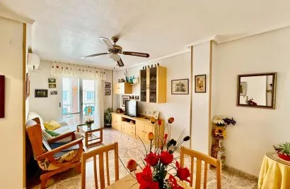 Apartamento de 2 dormitorios en Torrevieja, España No. 2532