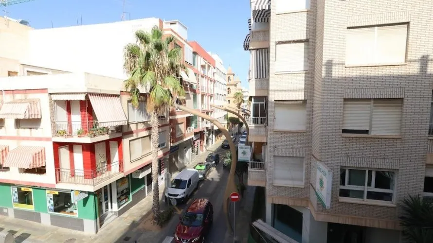 Apartamento de 3 dormitorios en Torrevieja, España No. 2649 № 2