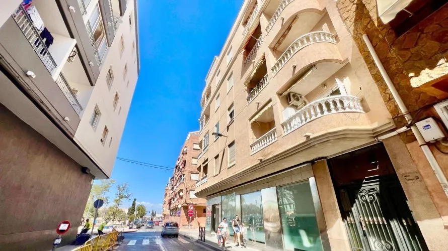Apartamento de 1 dormitorio en Torrevieja, España No. 2617