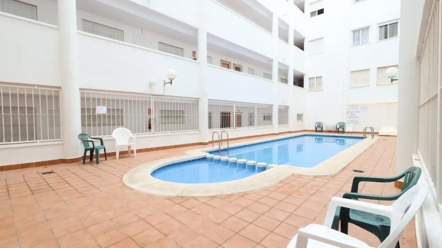 Apartamento de 2 dormitorios en Torrevieja, España No. 2603 № 3