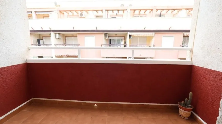 Apartamento de 2 dormitorios en Torrevieja, España No. 2603 № 8