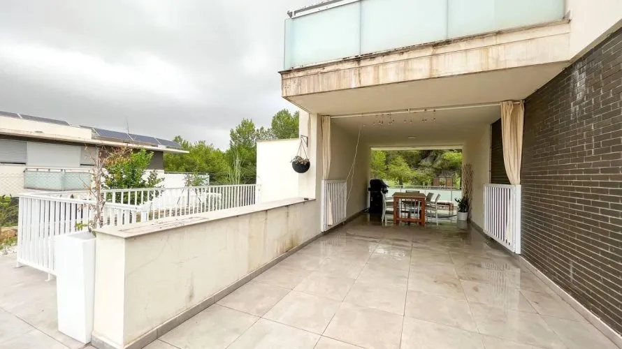 Apartamento de 4 dormitorios en Chiva, España No. 2585 № 4