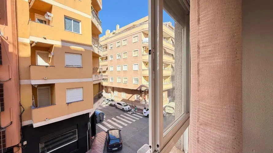 Apartamento de 2 dormitorios en Torrevieja, España No. 2624 № 15