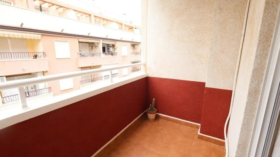 Apartamento de 2 dormitorios en Torrevieja, España No. 2603 № 6