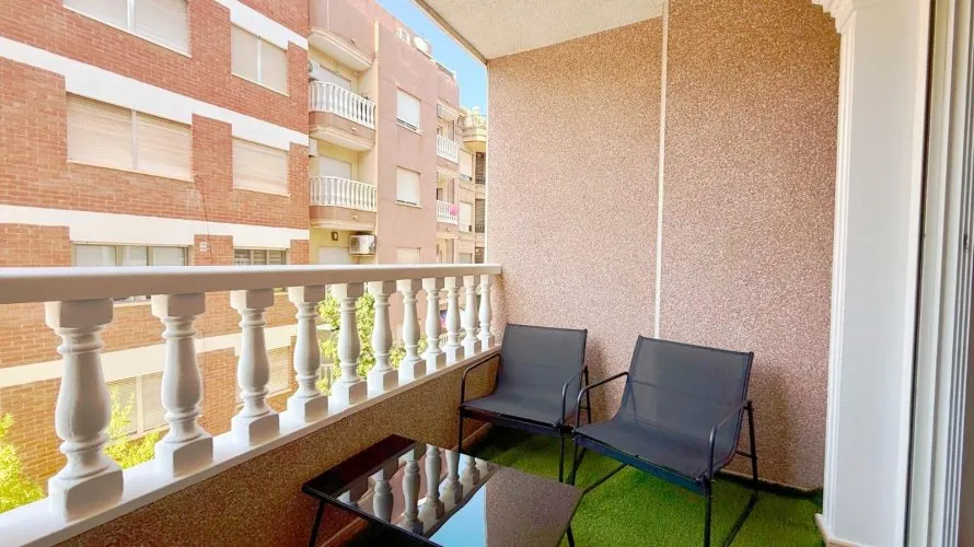Apartamento de 2 dormitorios en Torrevieja, España No. 2535 № 8