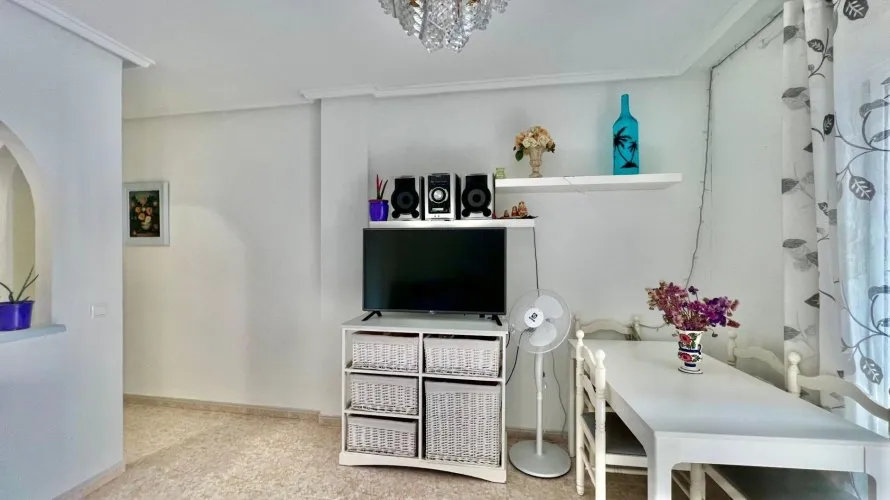 Apartamento de 1 dormitorio en Torrevieja, España No. 2632 № 10